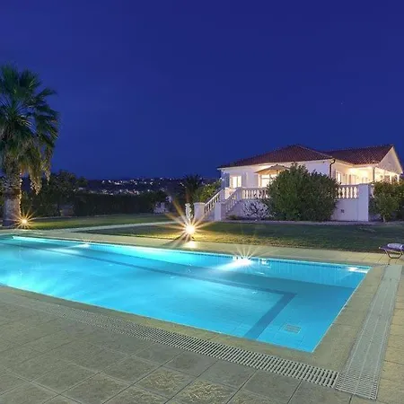 Sleeps 7 Pool Air Con Wifi Villa Kaligata